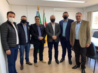 executivo-municipal-defende-o-municipio-em-reuniao-com-a-famurs