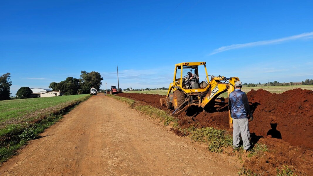 mais-de-1200-metros-de-rede-de-agua-sao-instalados-para-beneficiar-a-comunidade-do-anexo-e