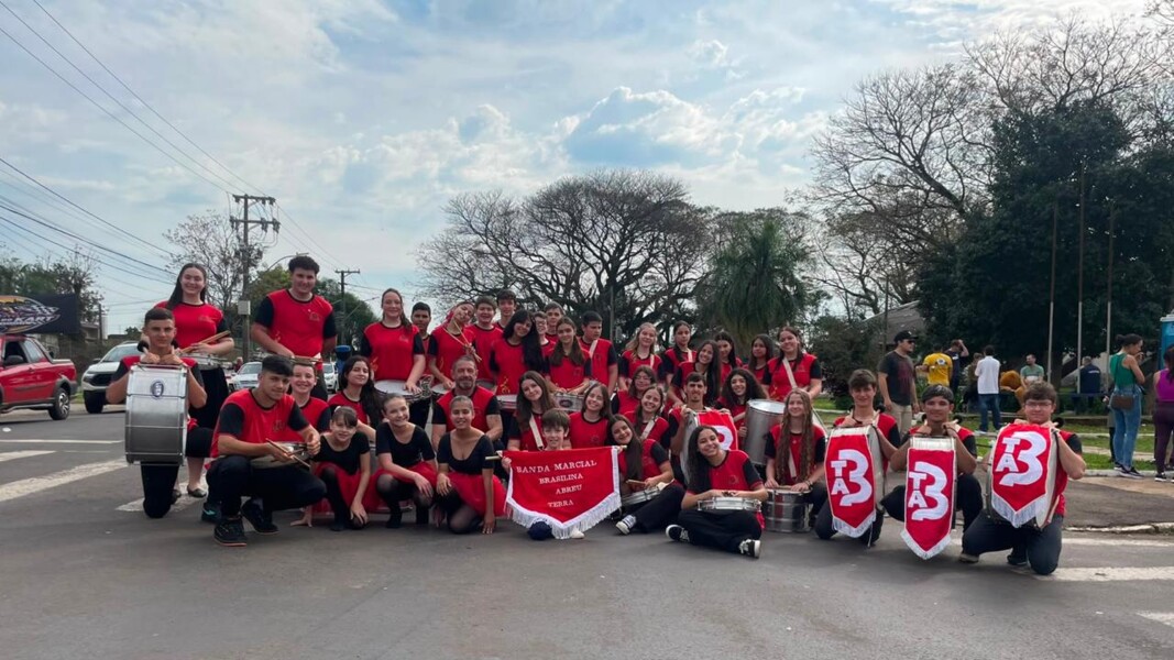 banda-marcial-da-escola-municipal-brasilina-abreu-terra