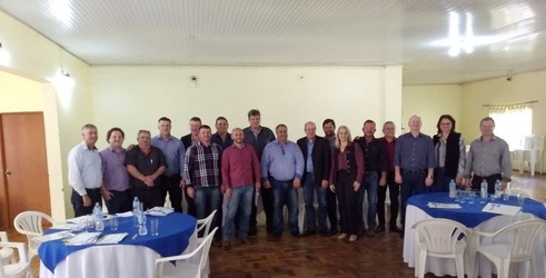 prefeitos-da-regiao-realizaram-reuniao-no-comaja