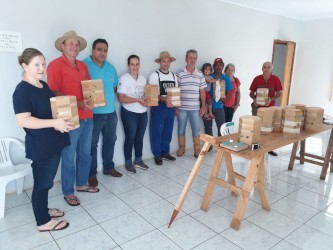 entrega-das-colmeias-de-abelha-sem-ferrao